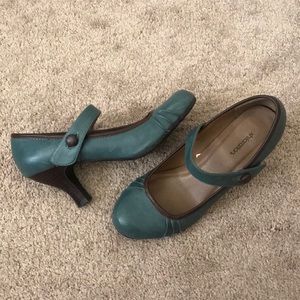 Vintage style Mary Jane heels